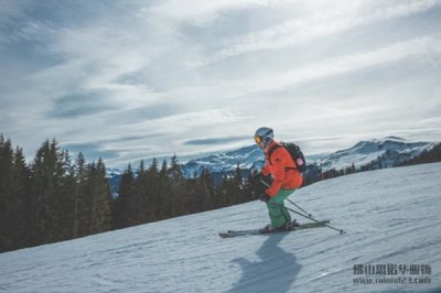 來看啦喂！教你如何選購滑雪服